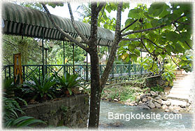 SidaResort08B.jpg (27634 bytes)