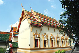 PhraPatone101.jpg (26420 bytes)