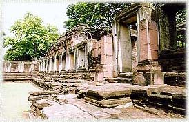 Phimai18AB.JPG (27882 bytes)