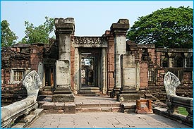 Phimai202.jpg (22727 bytes)