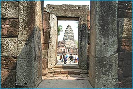 Phimai203.jpg (23411 bytes)