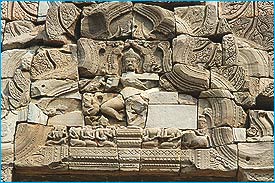 Phimai207.jpg (24927 bytes)