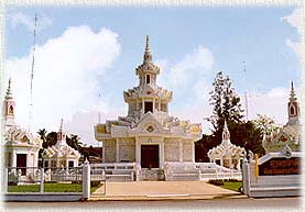 CityShrine1B.jpg (18218 bytes)