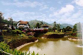 NanValley1A.jpg (20467 bytes)