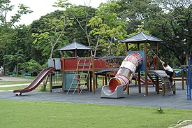 LumpiniPark105.JPG (29181 bytes)
