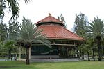 LumpiniPark107.JPG (9966 bytes)