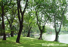 LumpiniPark115MA.JPG (35582 bytes)
