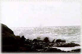 KataBeach14.jpg (11516 bytes)