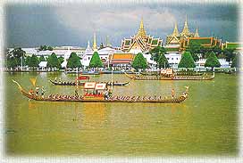 RoyalBarge3.jpg (15358 bytes)