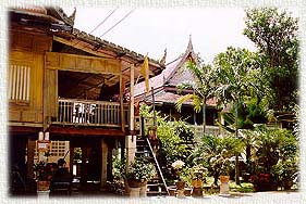 WatSisakorn1A.JPG (28197 bytes)