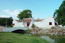 Museum2.JPG (19728 bytes)