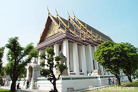 WatSuthat114.JPG (24312 bytes)