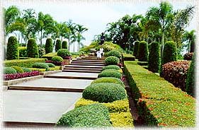 WatYan12A.jpg (26939 bytes)