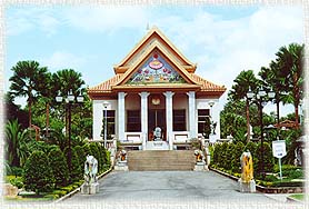 WatYan15.jpg (24545 bytes)