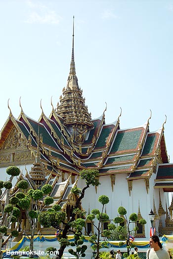 GrandPalace103.JPG (60835 bytes)