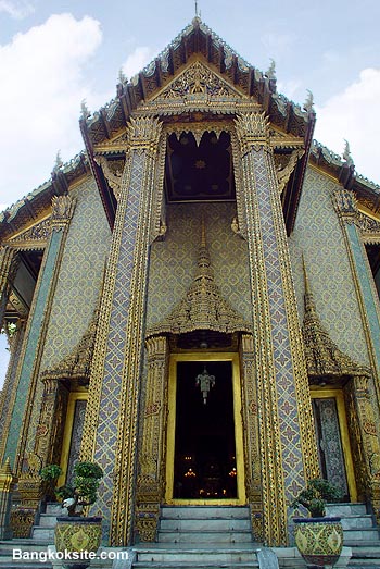 Pic890L.JPG (76320 bytes)