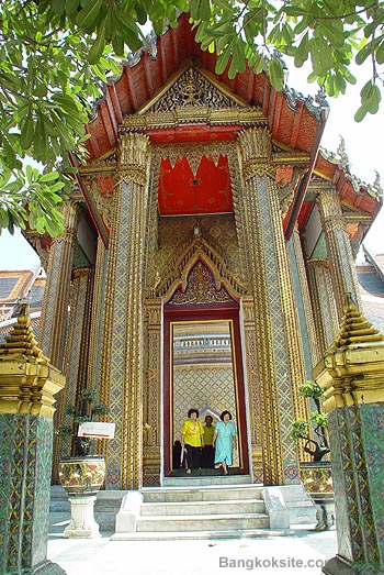 Pic892L.JPG (90039 bytes)